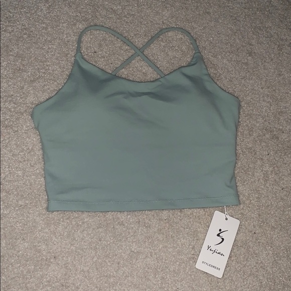 Tops - Athletic cropped workout tank